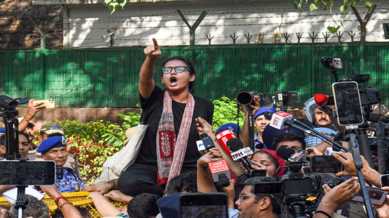 लेफ्ट के नए नेता निकल रहे हैं