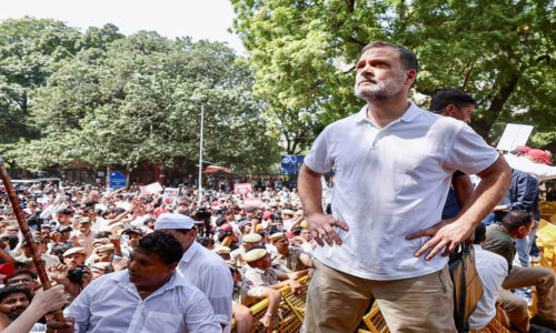 तीसरे दिन भी राहुल का प्रदर्शन